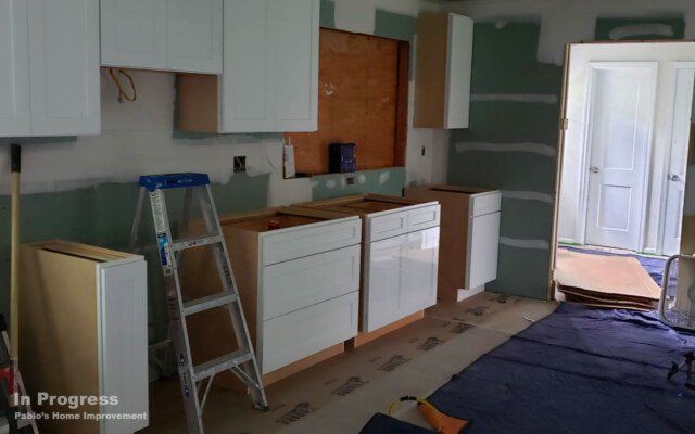 kitchen_cabinet_placement_in_progress
